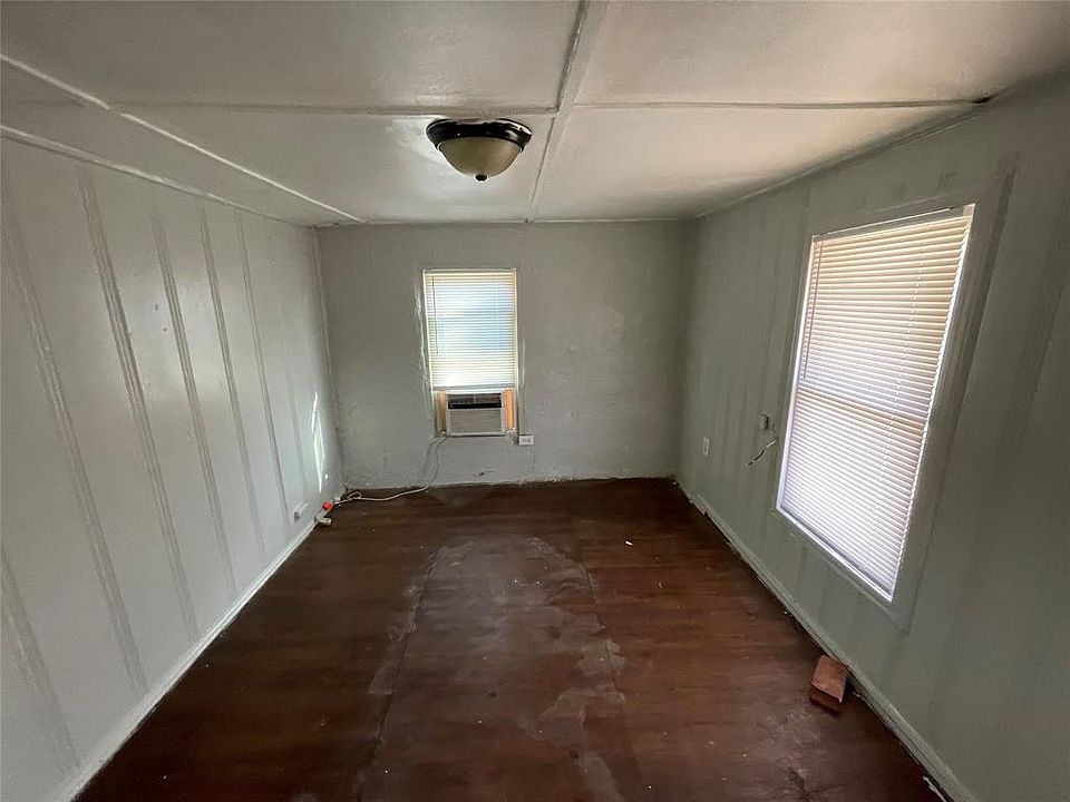 1st image of 2910 S 15th St #2910