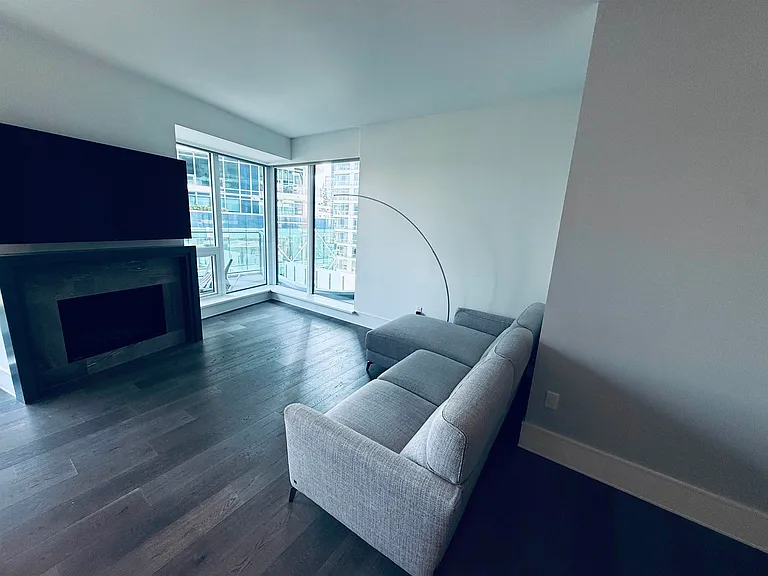 1500 Martin St #6 — Photo 4