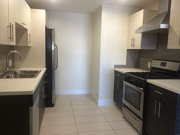 3rd image of 4342 Babcock Ave Unit 301