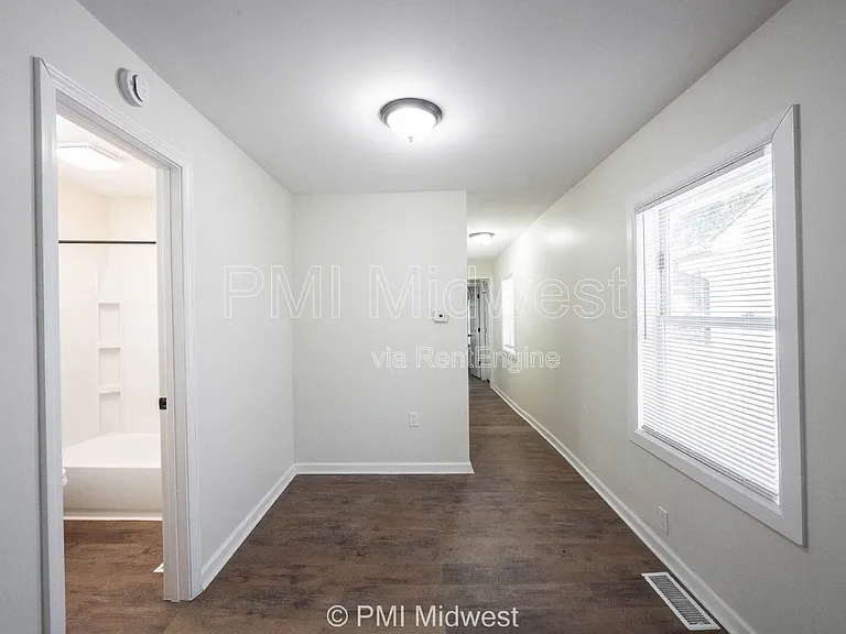 514 N Chester Ave — Photo 7
