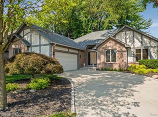 39931 Brylor Ct, Clinton Township, MI 48038