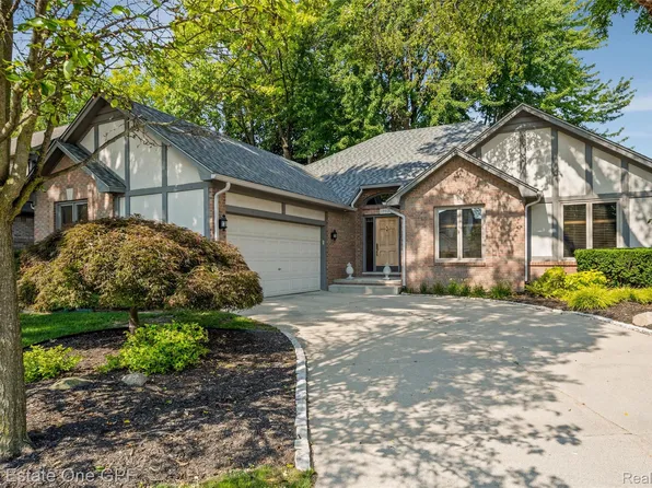 39931 Brylor Ct, Clinton Township, MI 48038