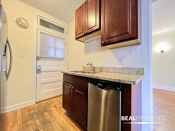 4th image of 2108 W Ainslie St #W1