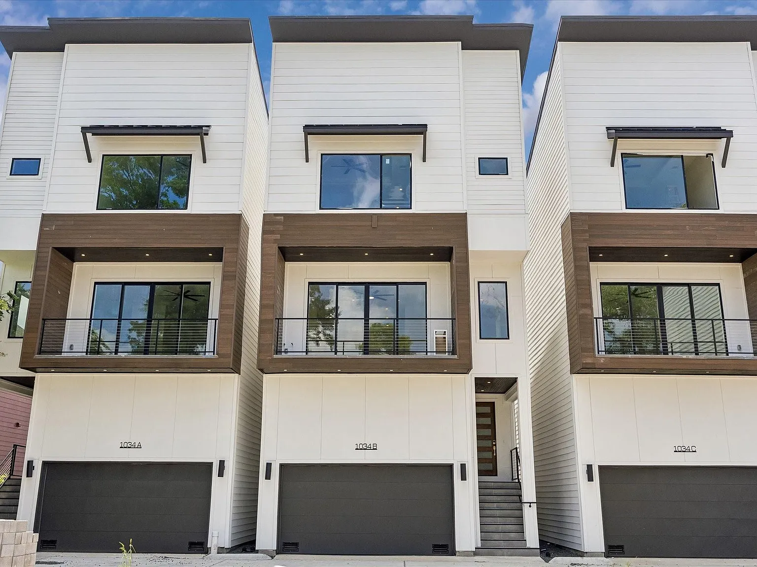 3 bed, 3.5 bath, 2088 sqft, $4,000 — Photo 1