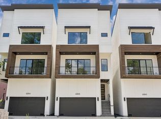 1034 W 17th St #B, Houston, TX 77008