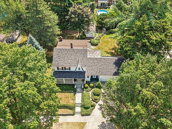 4th image of 1229 Burlington Dr