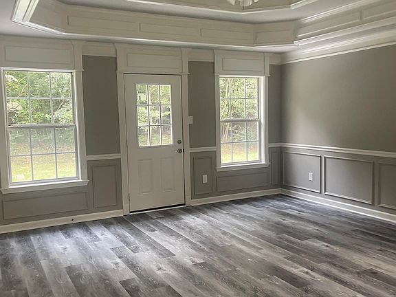 3rd image of 33 Shamsie Dr