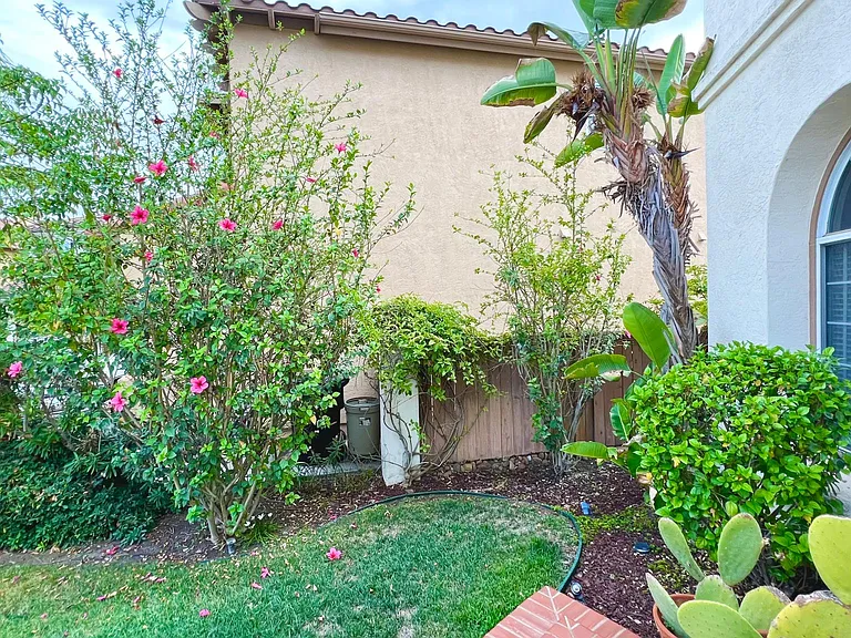 12214 Candy Rose Ct — Photo 35