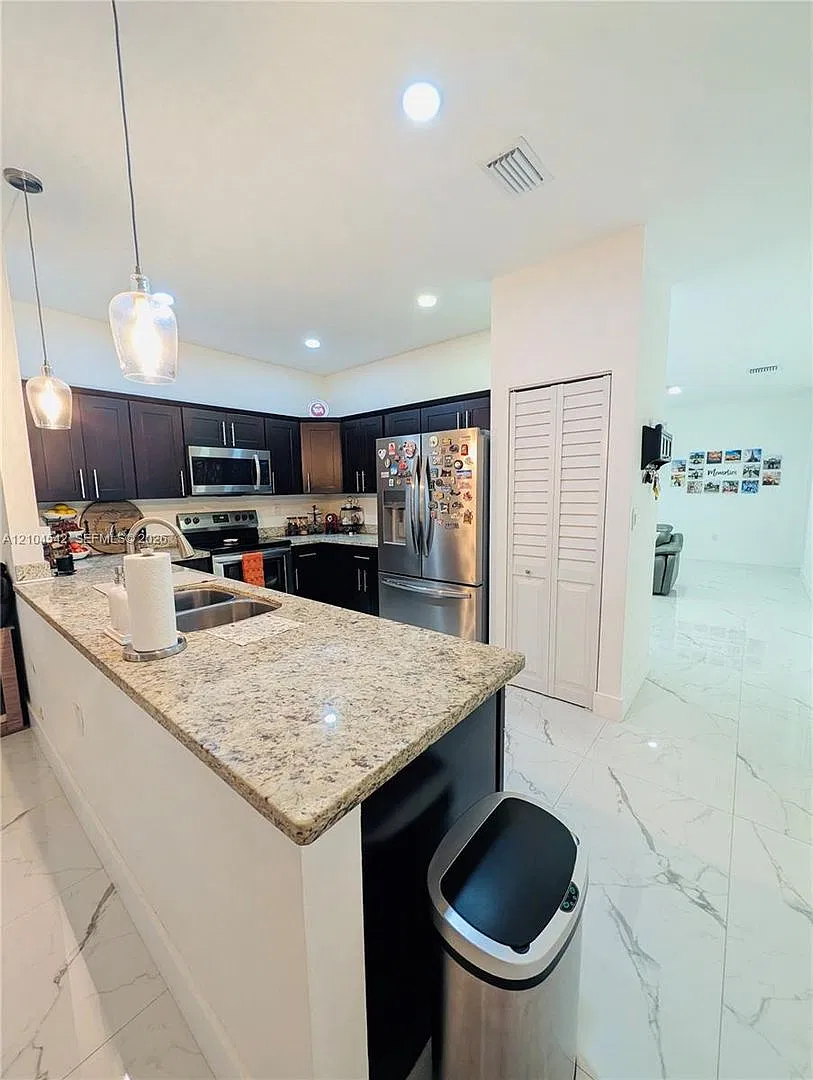 8137 NW 199th Terrace 0, Hialeah, FL 33015 - 6371 — Photo 2