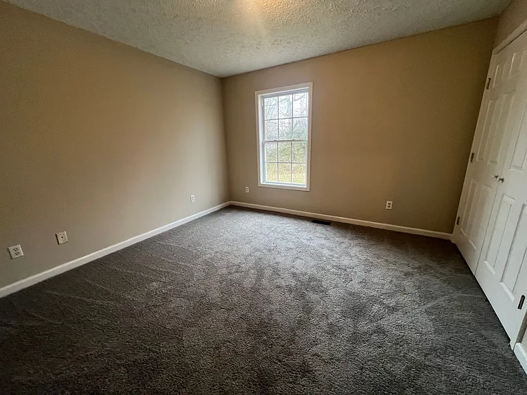 411 Pepper St — Photo 6