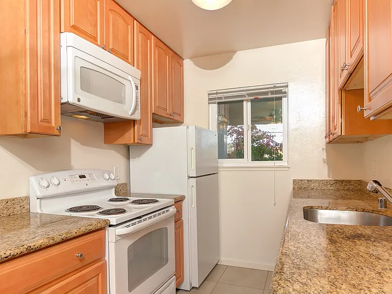Bayo Vista Apartments — Photo 4