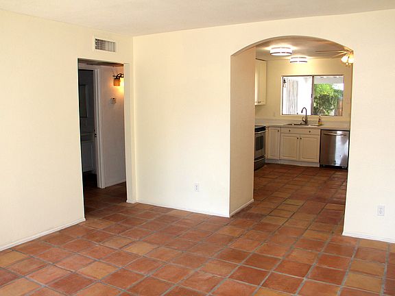 3rd image of 2318 W Carson Dr