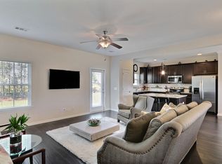 130 Waverly Way, Savannah, GA 31407
