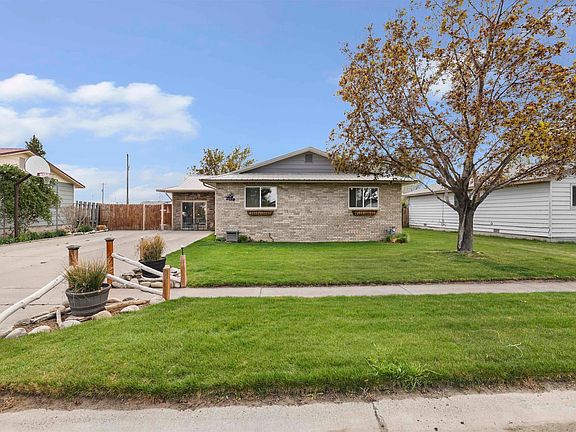3rd image of 603 6th Ave E