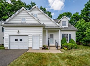 2 Robinwood Rd UNIT 2, Bristol, CT 06010