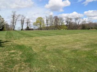 25 Charles Ave, Stewartstown, PA 17363