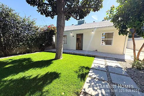 15242 Morrison St Photo 1