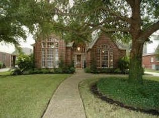 6915 Napier Ln, Houston, TX 77069