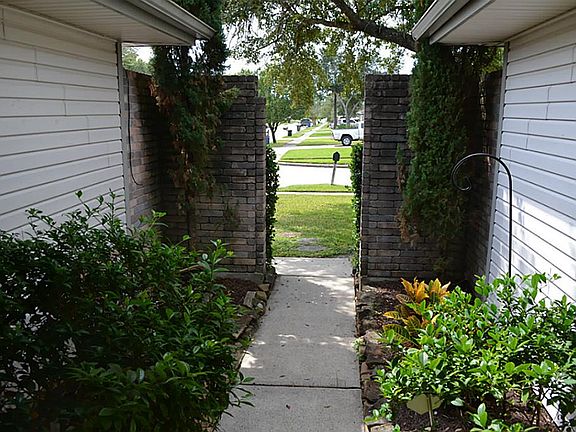 4th image of 1911 Pilgrims Point Dr