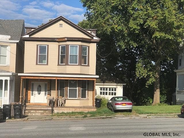 1st image of 92 Oakwood Ave
