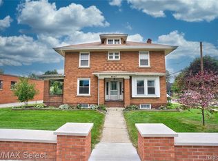 8067 Miller Rd, Swartz Creek, MI 48473