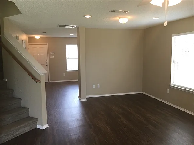 214 Gayleh Ln — Photo 6
