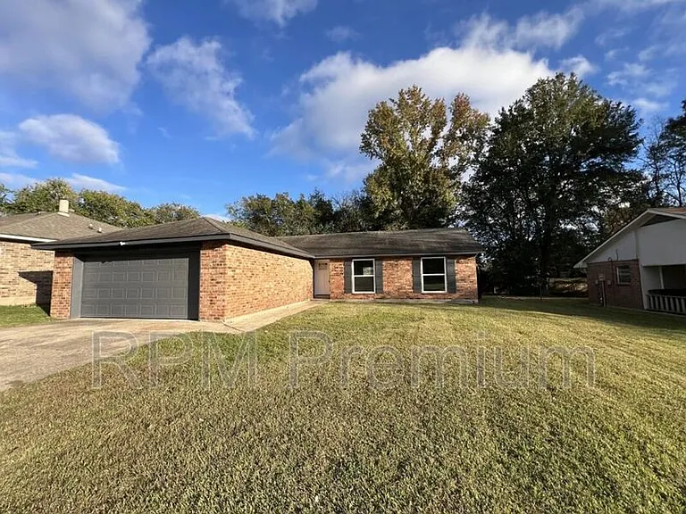8803 Orleans Dr — Photo 1