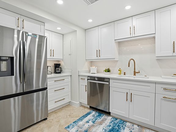 3rd image of 3443 Gulf Shore Blvd N #1