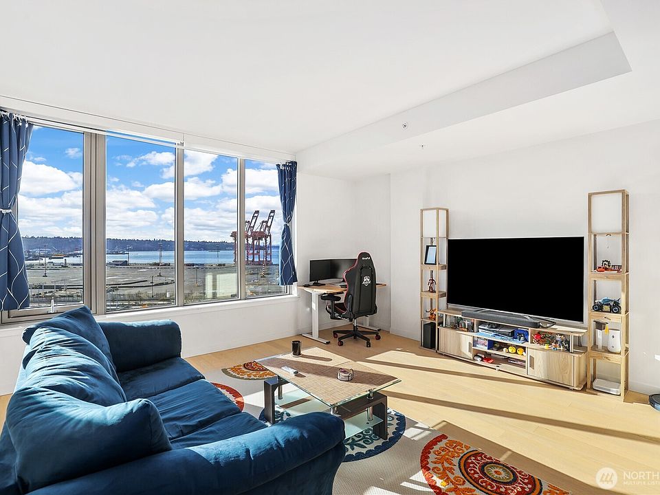 1st image of 590 1st Avenue S #1005