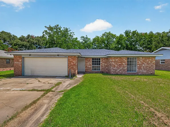 2013 Long Dr, Richmond, TX 77469