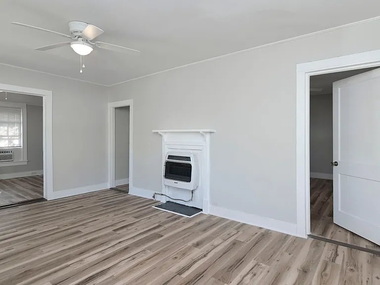 203 Augusta St — Photo 6