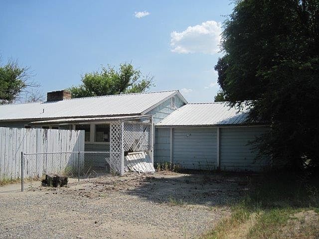 2nd image of 325 E Morley Rd
