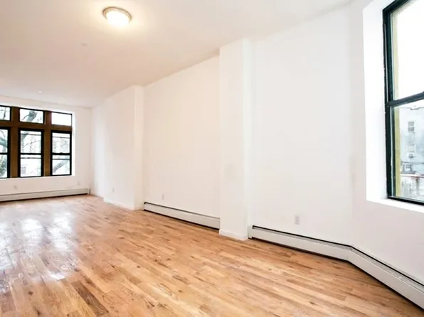 194 Vernon Avenue image 14 of 22