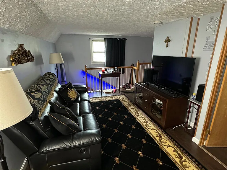33 Dutton St #37 — Photo 10