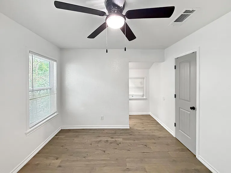 1211 Comay St — Photo 14