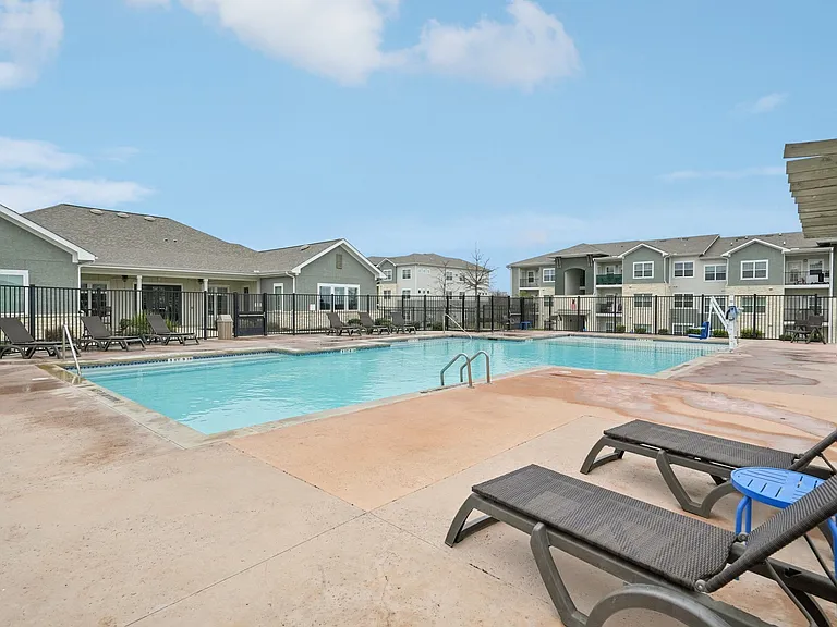 Culebra Creek Apartments — Photo 28