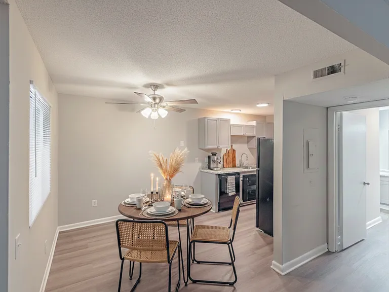 Keystone Apartments — Photo 6