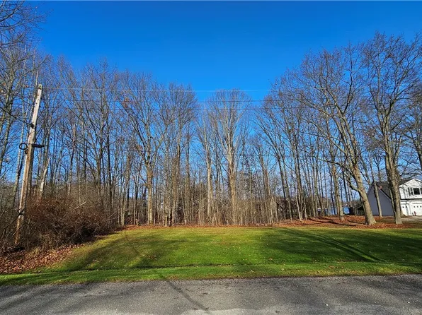 205 Ashtabula Poin, Rock Creek, OH 44084