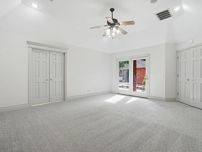 3102 NE Heritage Dr — Photo 11