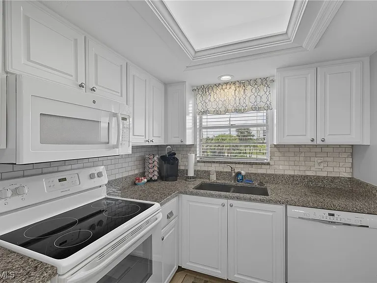16881 Davis Rd #126 — Photo 6