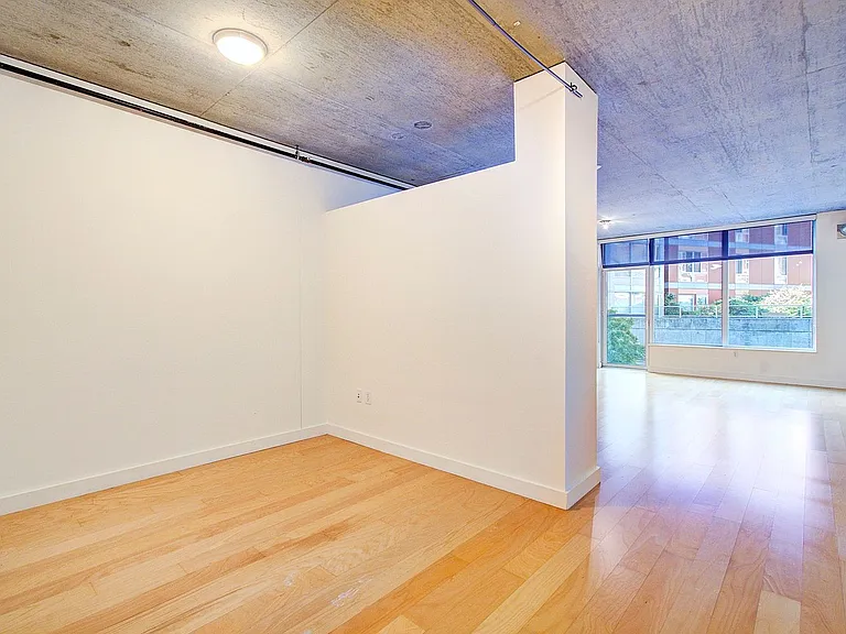 1926 W Burnside St #204 — Photo 9
