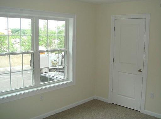 4th image of 108 California Ave APT 201