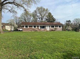 17370 Old Jamestown Rd, Florissant, MO 63034