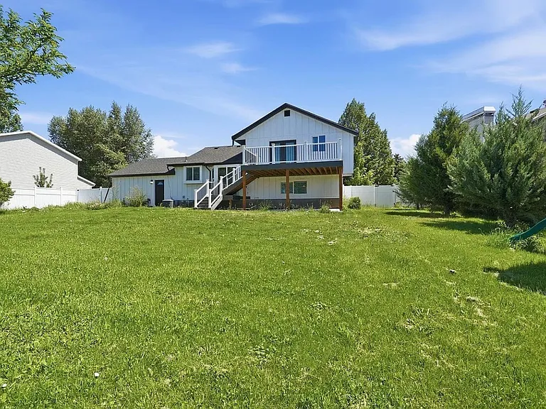 2289 N Sunset Dr W — Photo 12