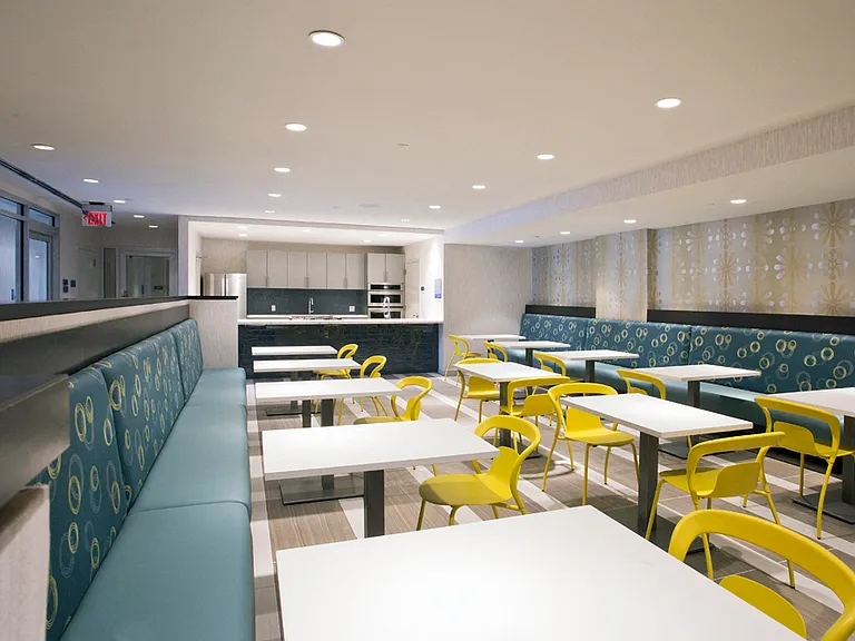 Cafe and Demonstration Kitchen