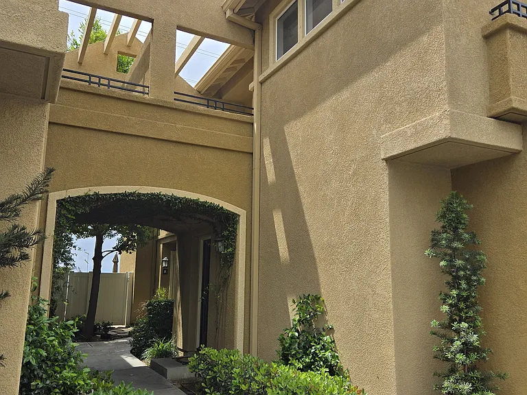 E Hunsford Dr — Photo 5