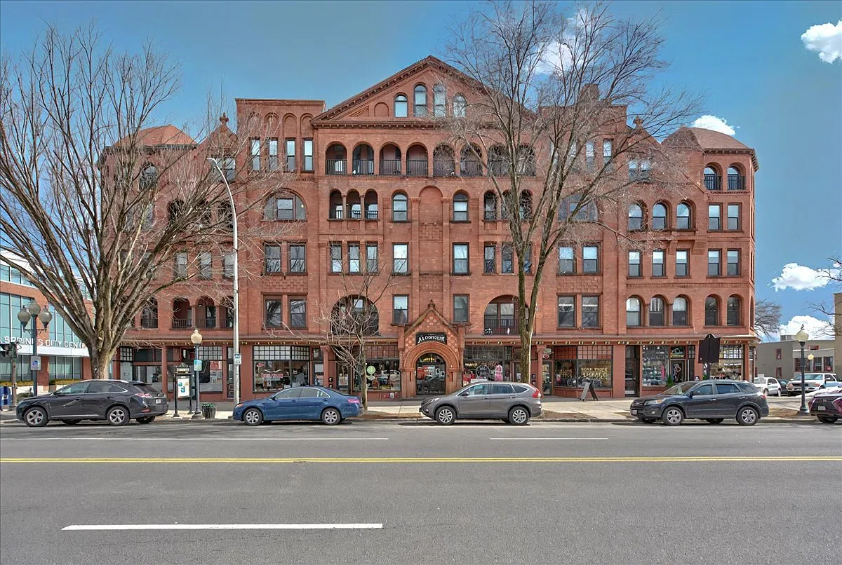 2 bed, 1346 sqft, $3,150 — Photo 2