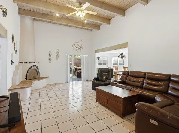 4018 Painted Pony Cir, Santa Fe, NM 87507