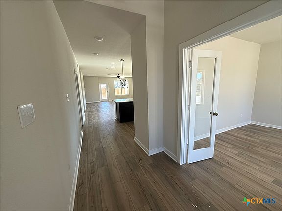 4th image of 5512 Aurelia Dr