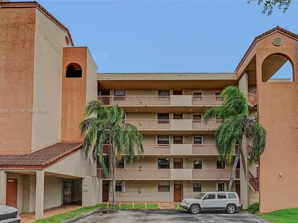10227 NW 9th Street Cir APT 206-3, Miami, FL 33172
